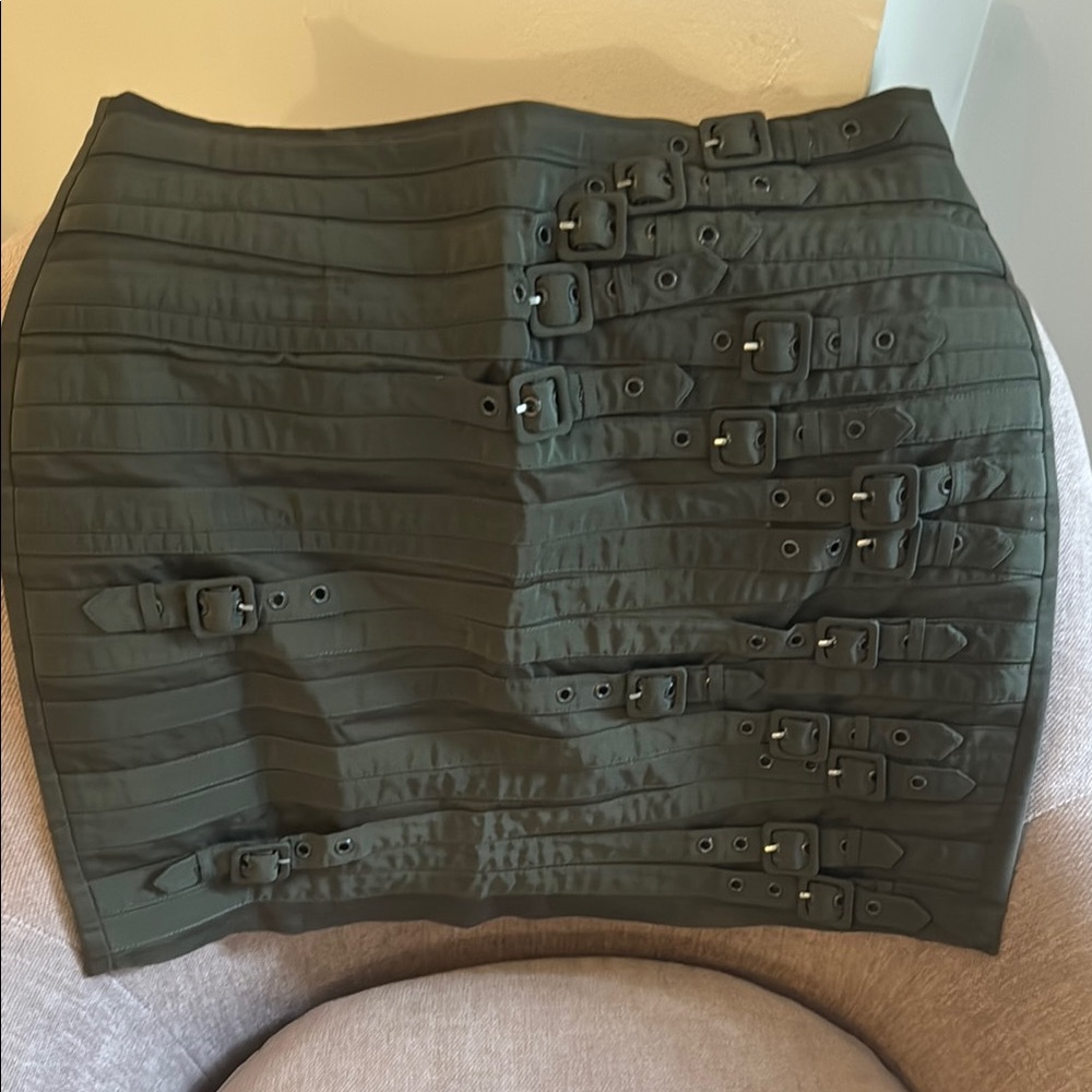 Madison Marcus Green Pencil Mini Skirt with detail